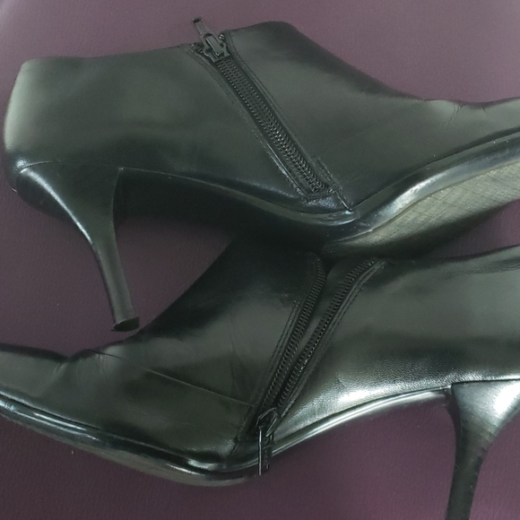 Calvin Klein shoes - Picture 8 of 9